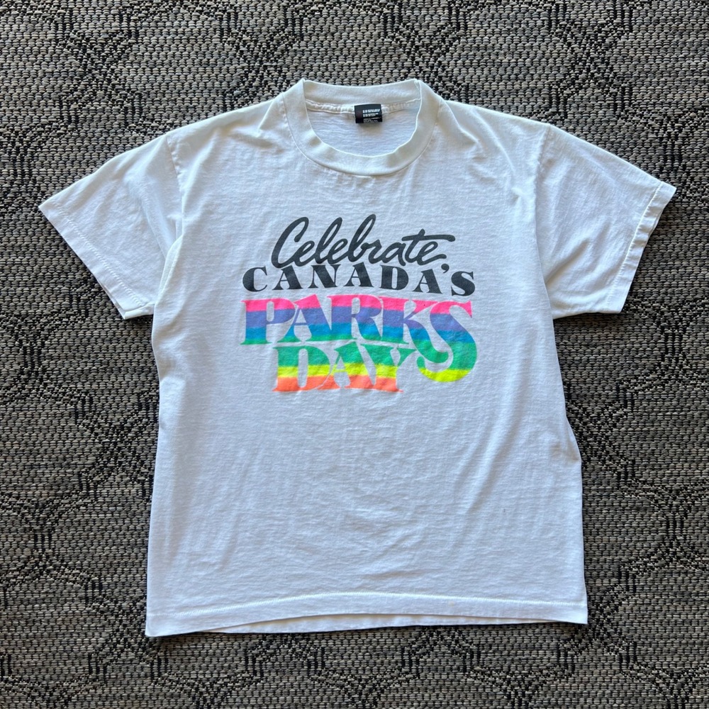 Vintage Parks Canada T-Shirt Mens XL White Rainbow Outdoors Conservation Nature